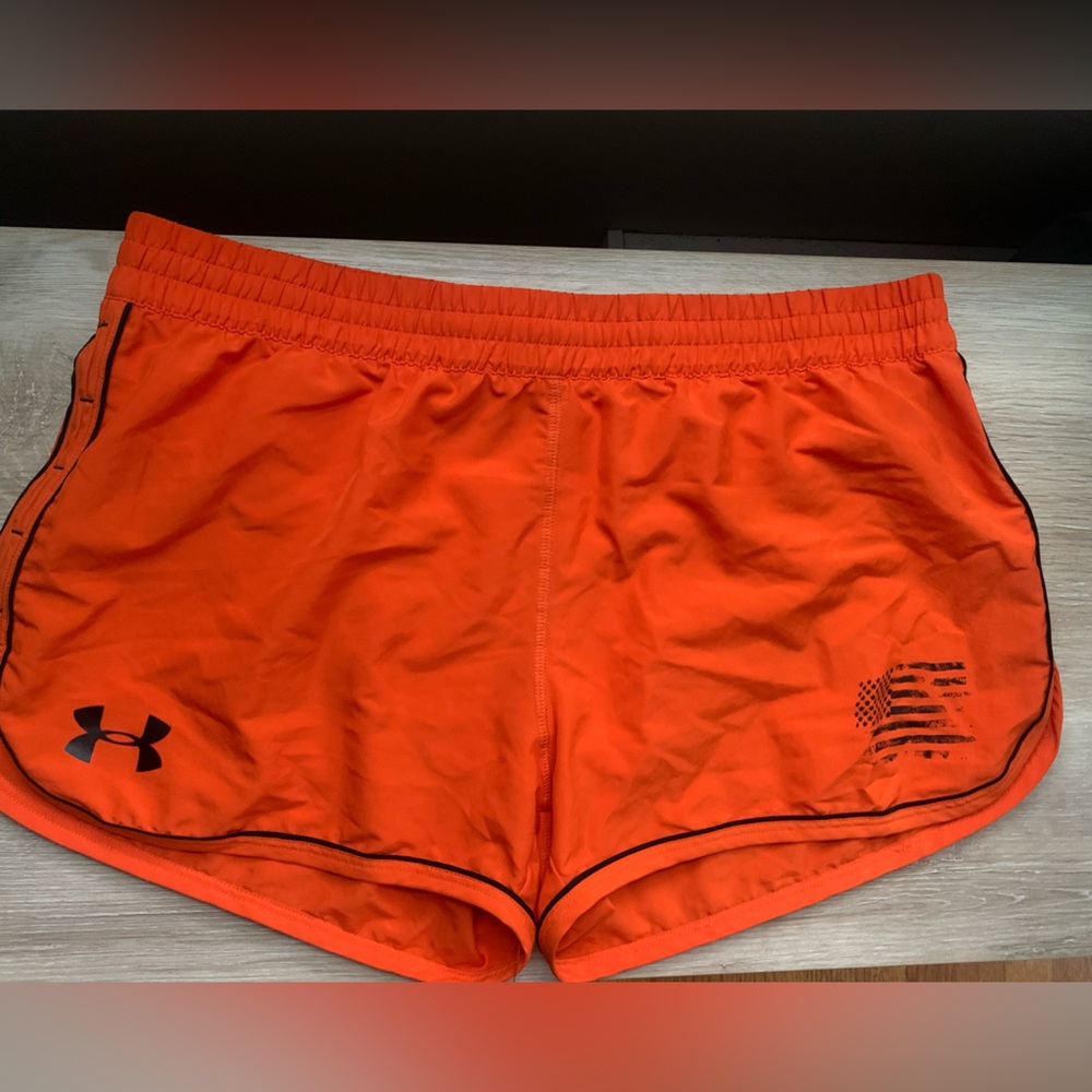 Women’s Under Armour Heat Gear Orange Tough Mudder Edition Shorts. Size XL.
